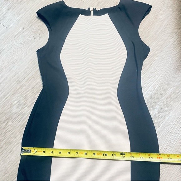 LIPSY Elegant Black and Cream Sleeveless Shoulderpad Ribbed Dress Zip  Closure 8 - Picture 11 of 14